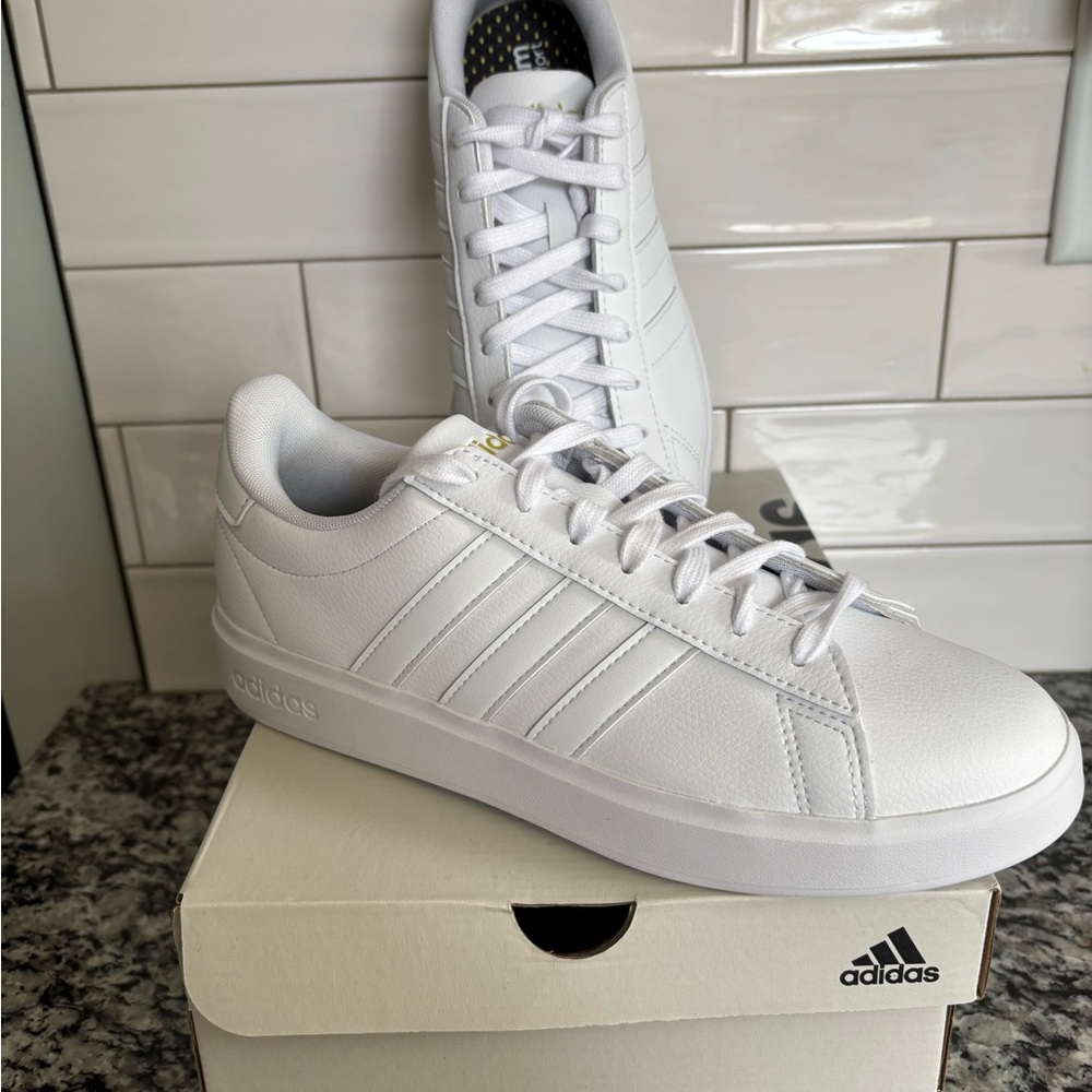 NIB Adidas Grand Court 2.0